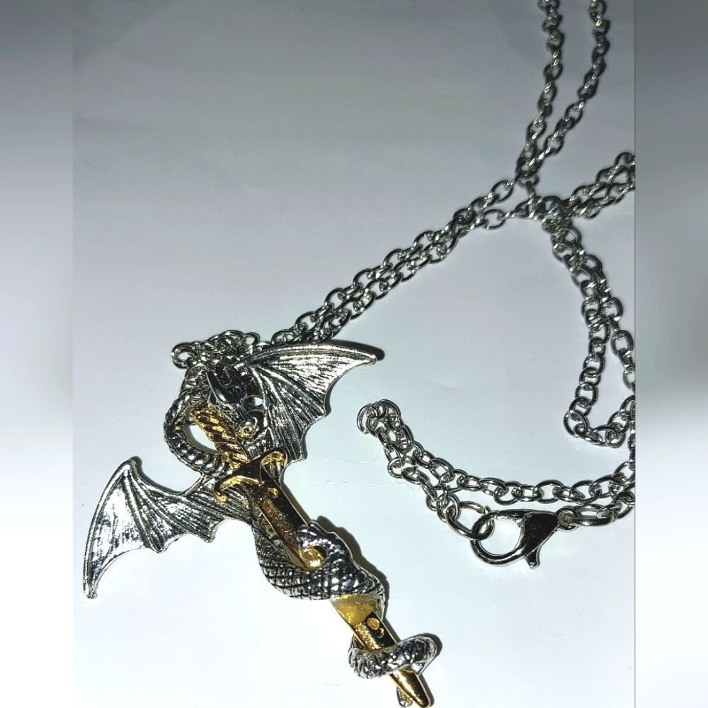 Retro Fashion Rock And Roll Pterosaur Sword Pendant Necklace - Picture 3 of 7